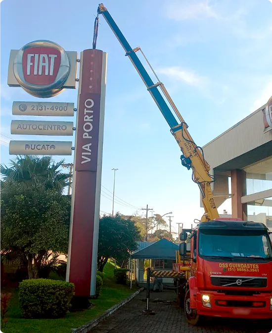 Operação da DSS Guindastes no Via Porto Fiat